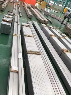 Dvipusio plieno N08904 plokštės lakštas