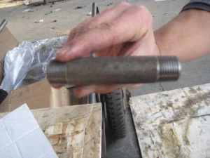 UNS N10276 2. 4819  Kaltinio lizdo srieginis kištukas, spenelių „Boss Union“ įdėklas